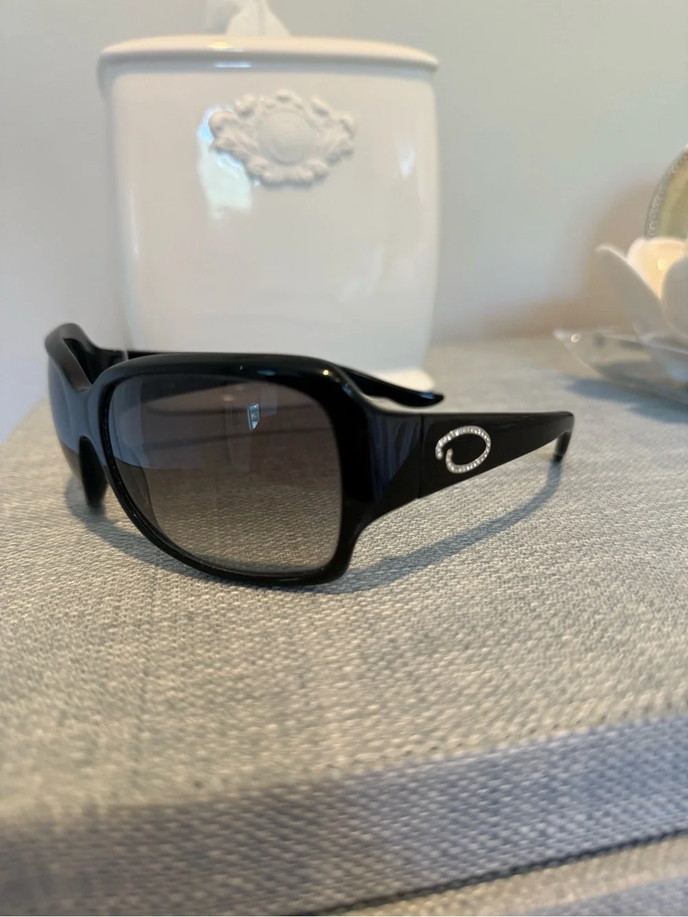 Vintage Oscar De La Renta Women's Black Oversized Sunglasses